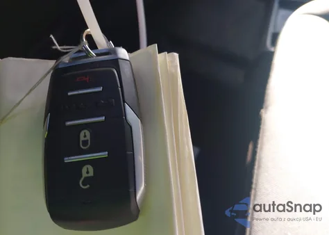 2021 Ram 1500 Big Horn 4X4 6'4 Box z USA, uszkodzony, nr VIN 1C6SRFBT6MN639816